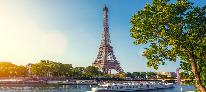 Uitzicht op de Eiffeltoren in Parijs