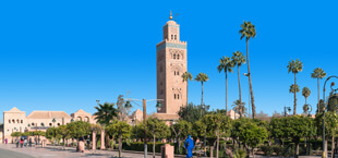 Uitzicht op de toren van de Koutoubia Moskee in Marrakech