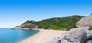 Strand met bossen bij Hua Hin in het midden van Thailand